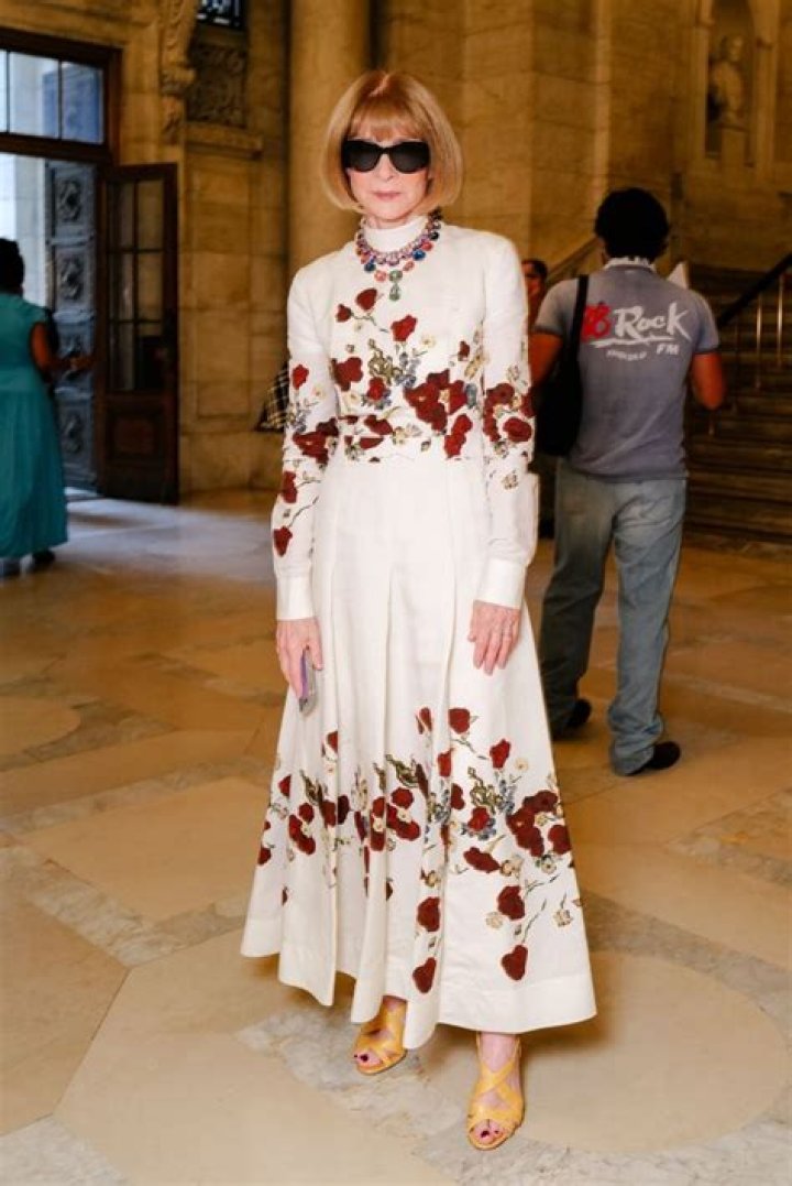 Unveiling Anna Wintour's Towering Influence: Height And Impact
