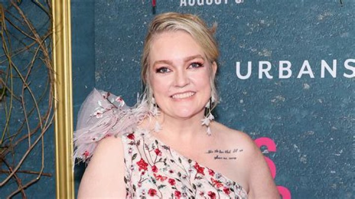 Unveiling Colleen Hoover's Financial Empire: Earnings And Success Revealed